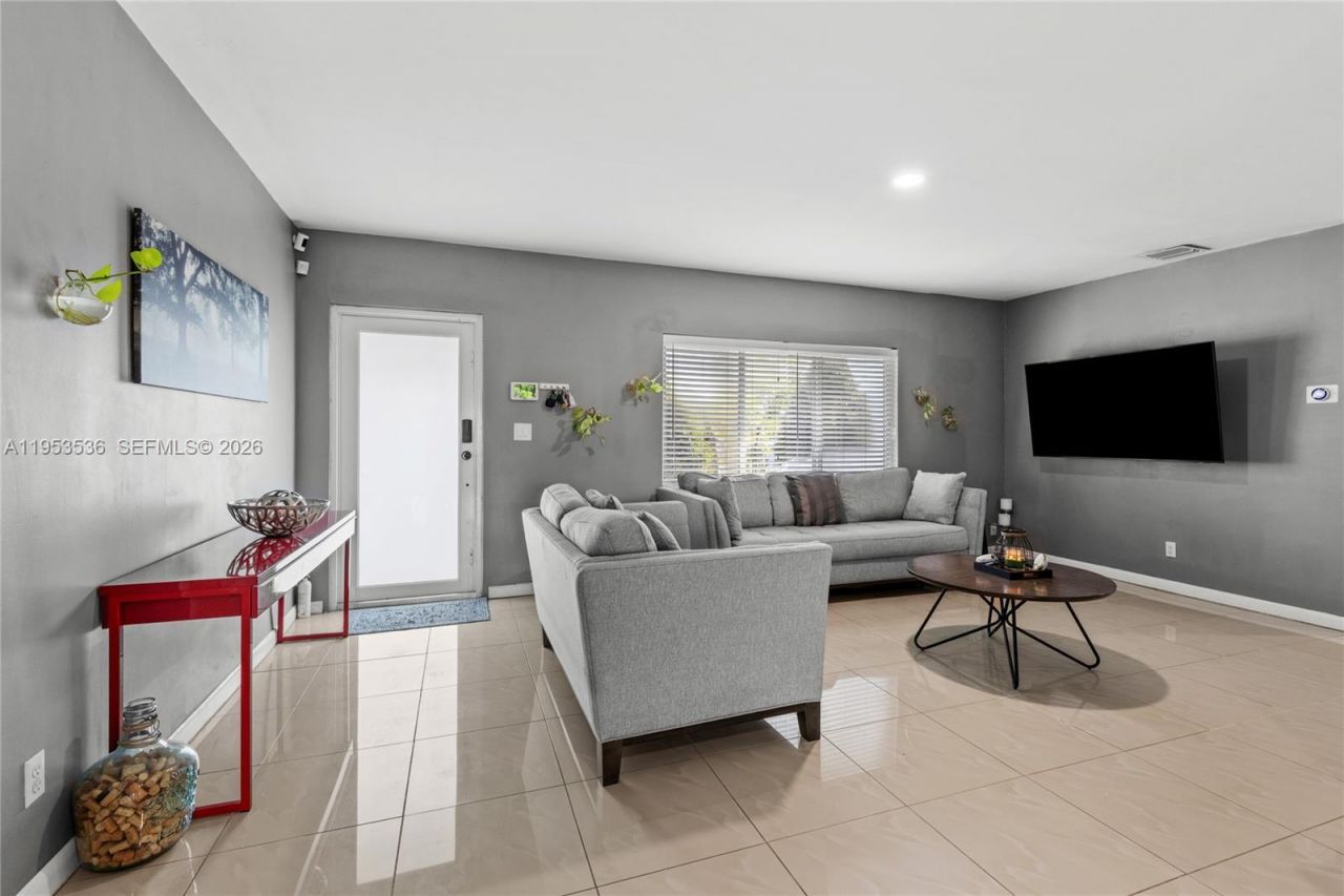 14950 S Biscayne River Dr, Miami, FL 33168 Photo