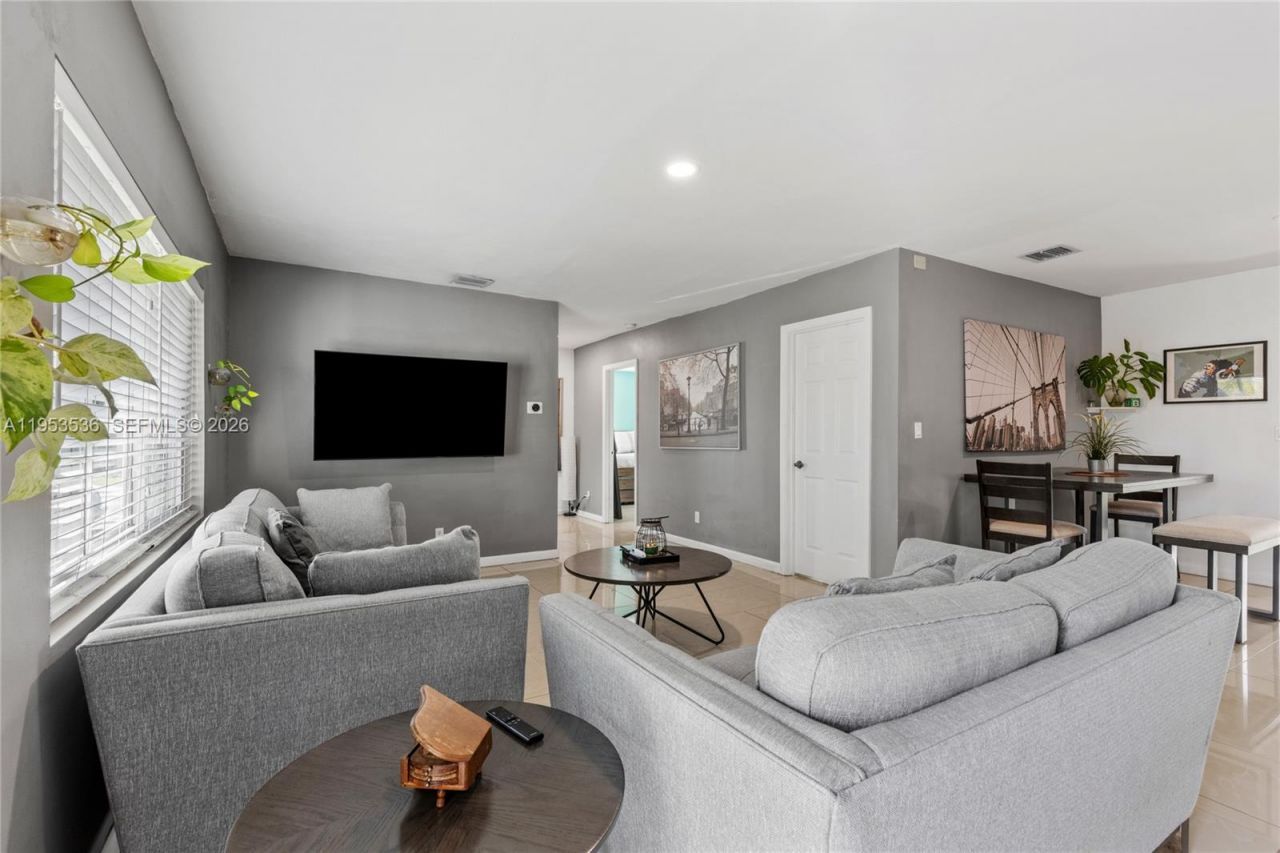 14950 S Biscayne River Dr, Miami, FL 33168 Photo