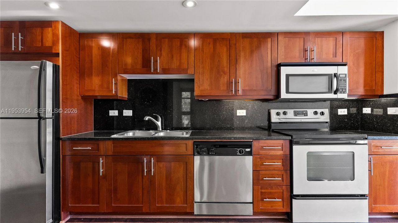 111 E Flagler St, Unit 204, Miami, FL 33131 Photo