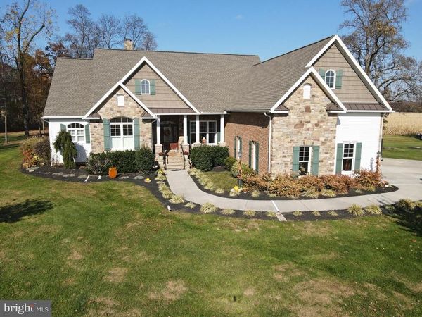 140 W REYNOLDS ROAD, NEW OXFORD, PA 17350