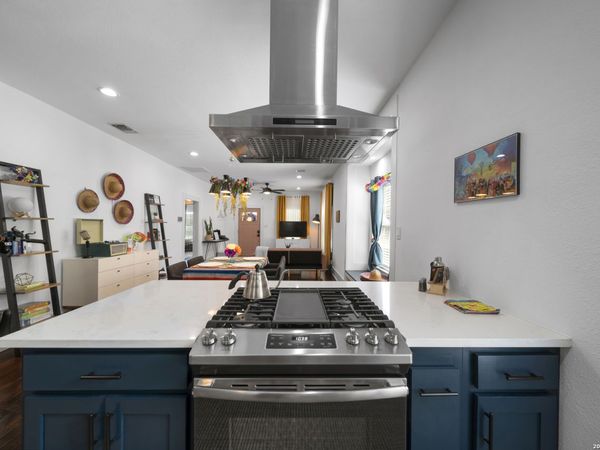 215 Berkshire, San Antonio, TX 78210