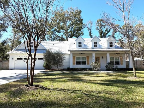 9061 Katherine Way, Fanning Springs, FL 32693