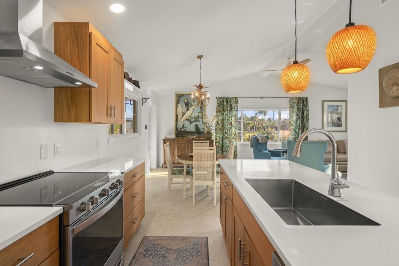 3009 Singing Wind Drive, Sanibel, FL 33957 Photo