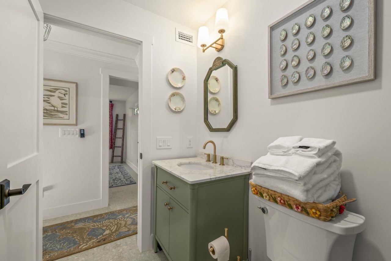 3009 Singing Wind Drive, Sanibel, FL 33957 Photo