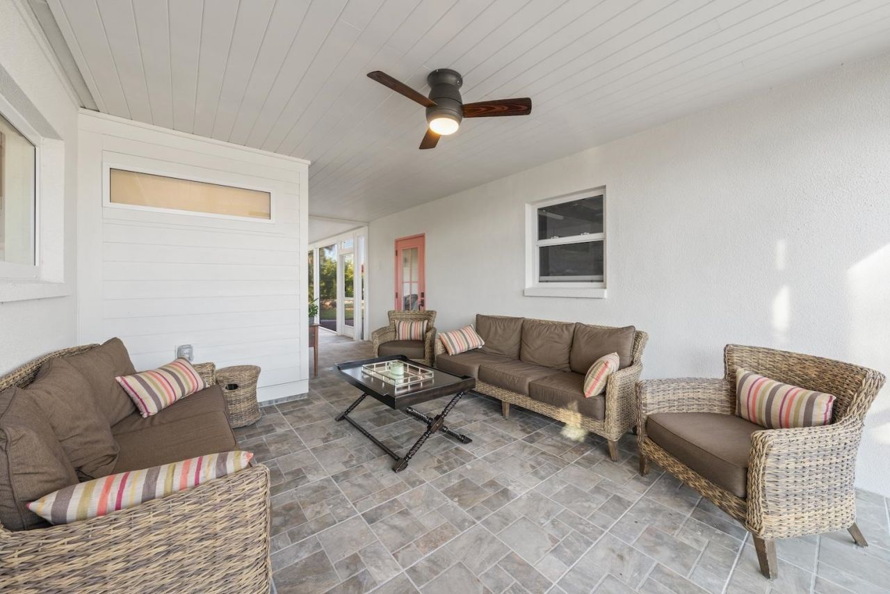 3009 Singing Wind Drive, Sanibel, FL 33957 Photo