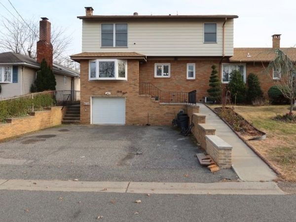 33 Fournier Crescent, Elmwood Park, NJ 07407