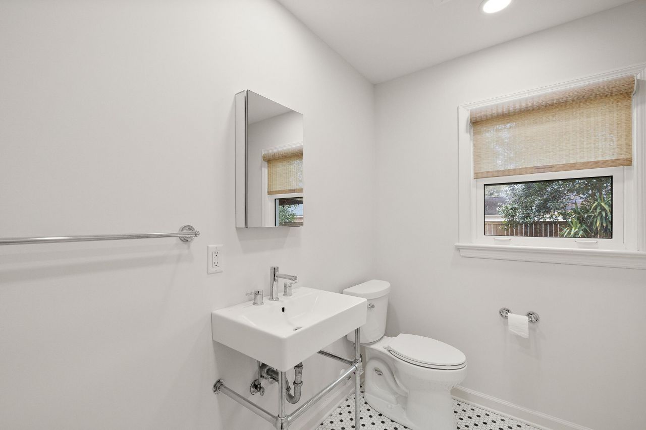 713 Magnolia Road Photo 9