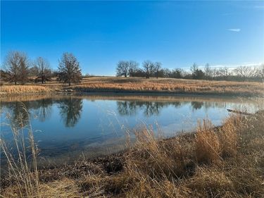 Rockingham Road, Hardin, MO 64668