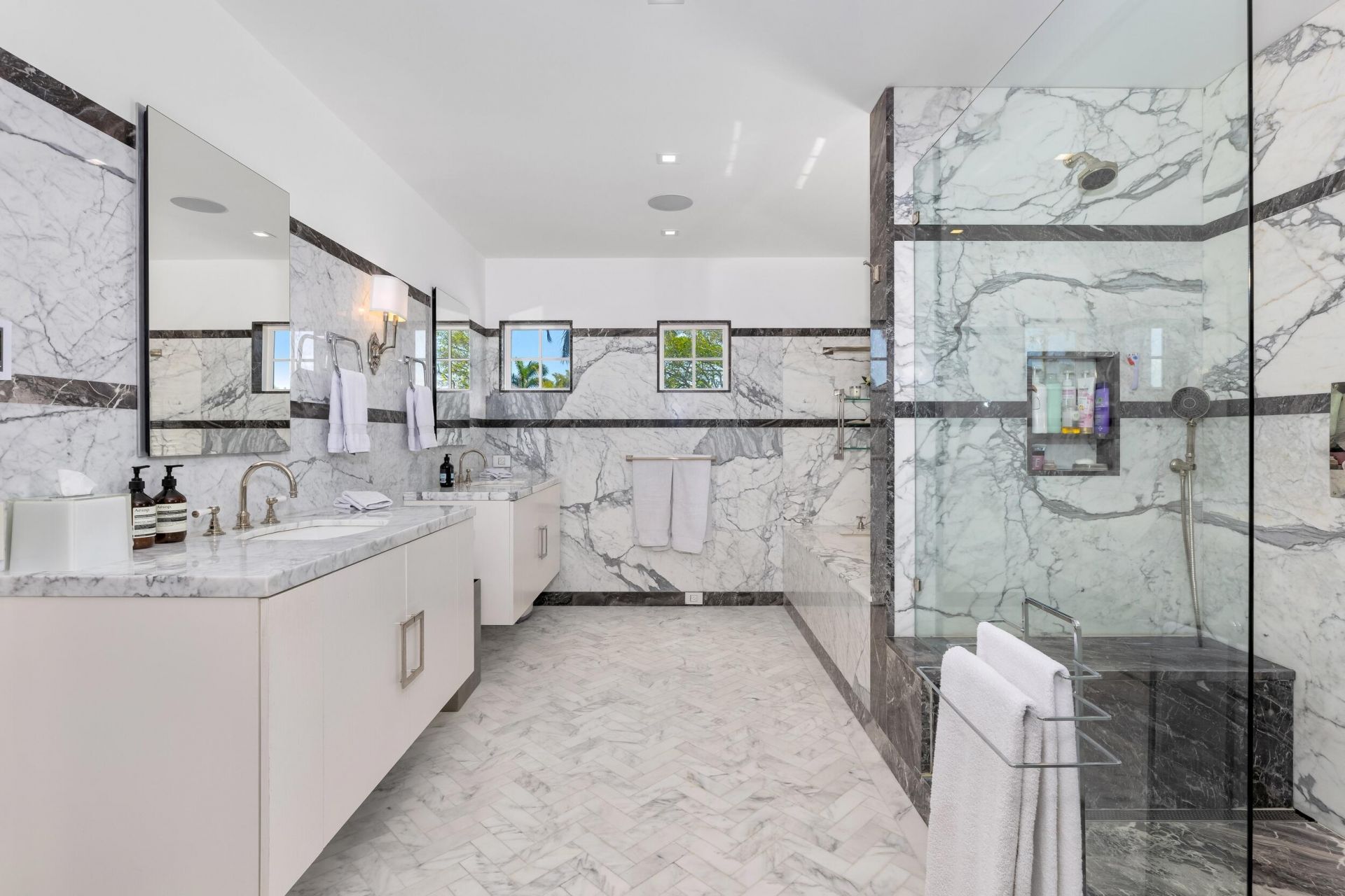 1053 N Lake Way, Palm Beach, FL 33480 Photo