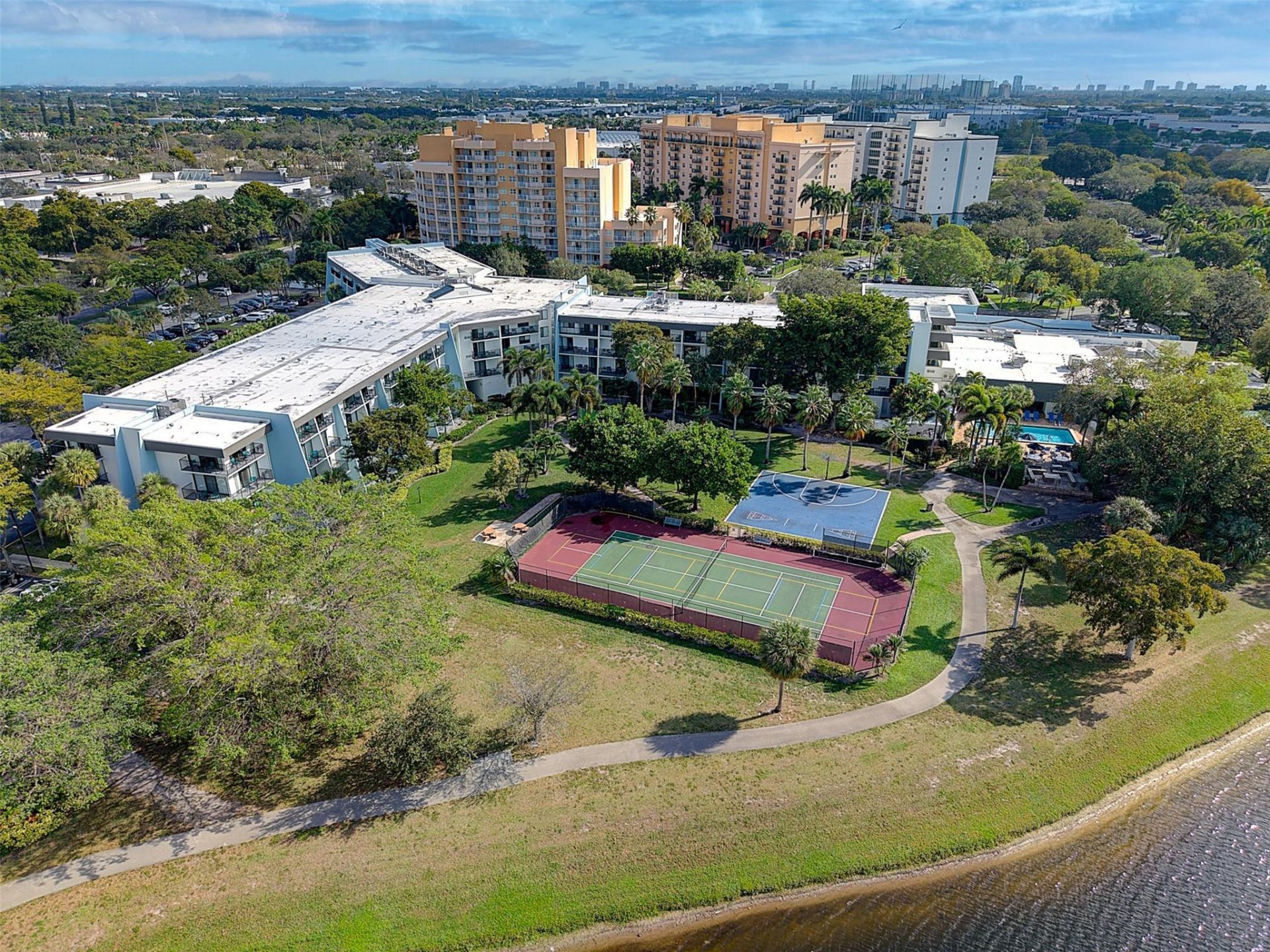 3080 N Course Drive, Unit 304, Pompano Beach, FL 33069 Photo