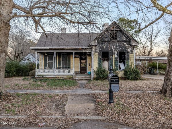 165 S Randolph Street, Holly Springs, MS 38635