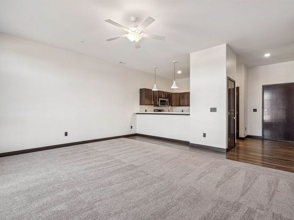 120 Twin Steeples Circle NE #210, Dyersville, IA 52040