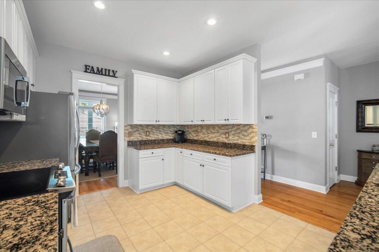 217 Carolinian Drive Photo 11