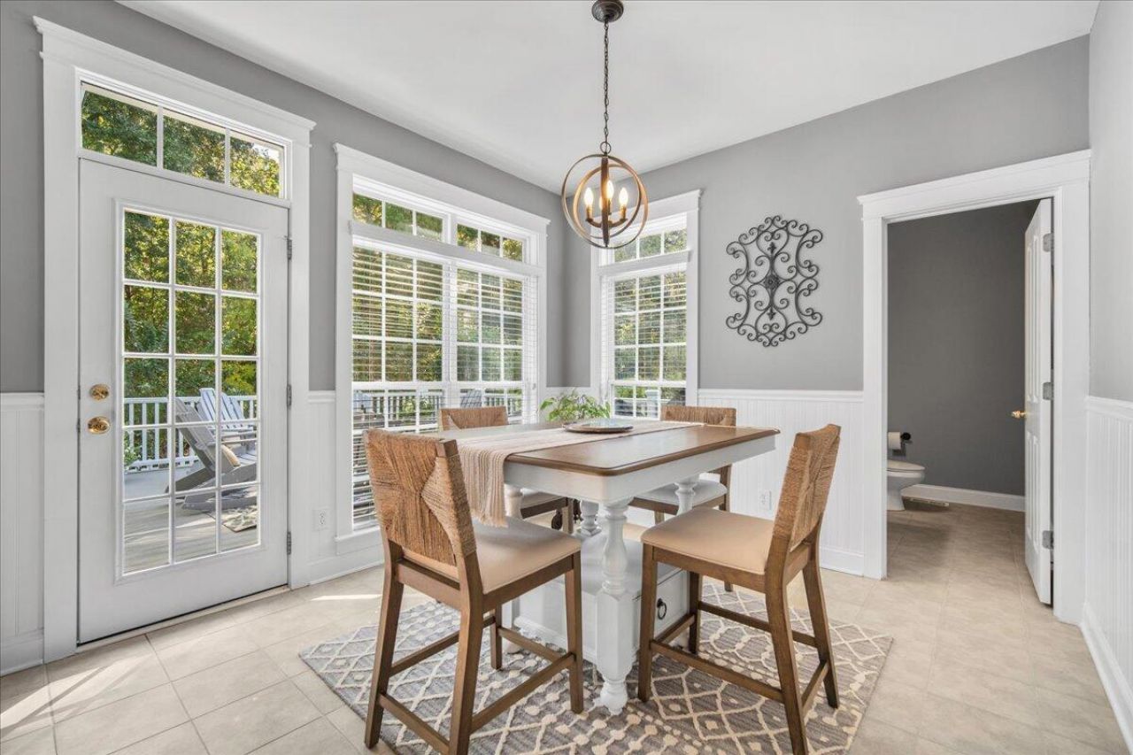 217 Carolinian Drive Photo 16