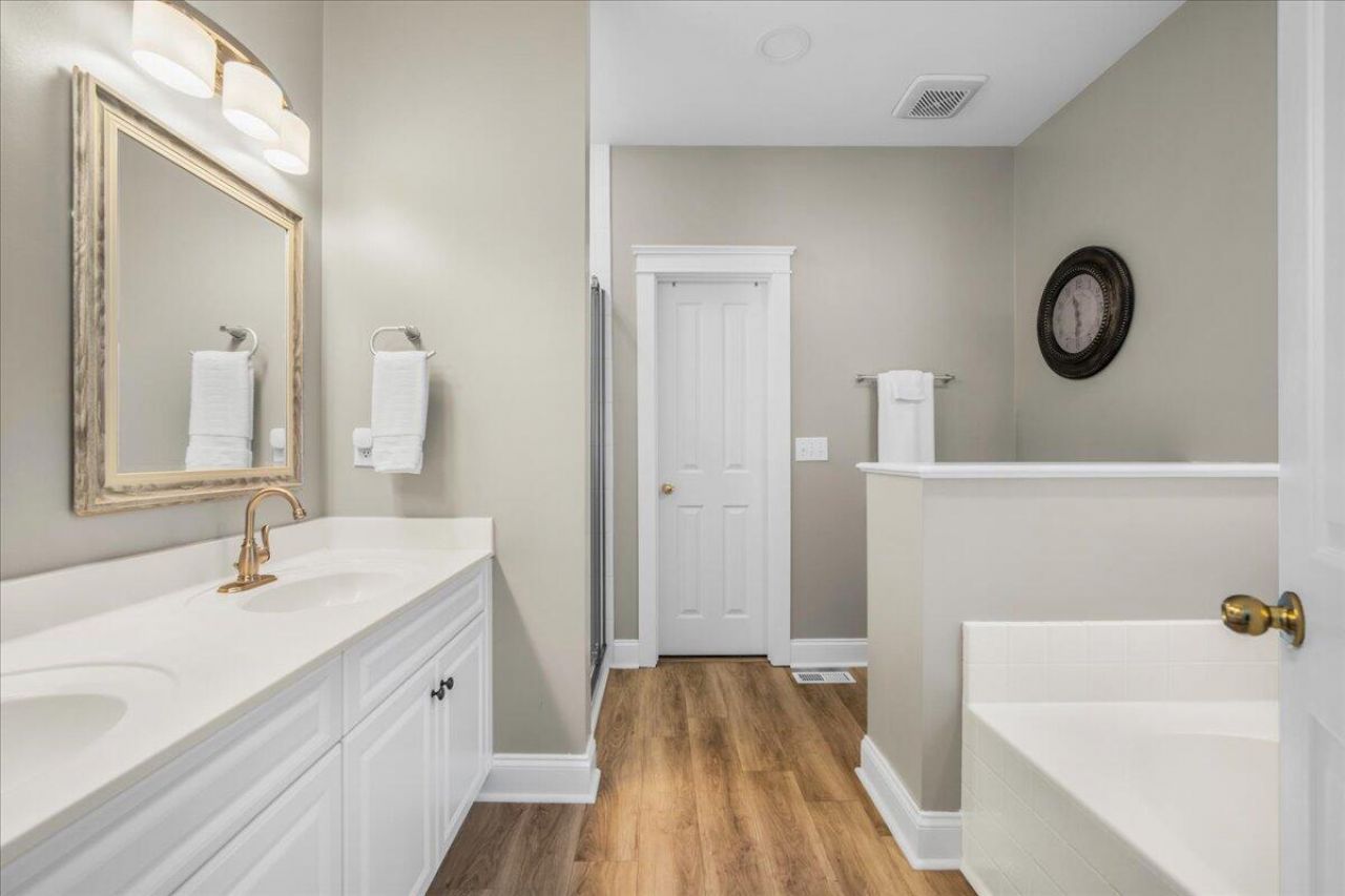 217 Carolinian Drive Photo 23