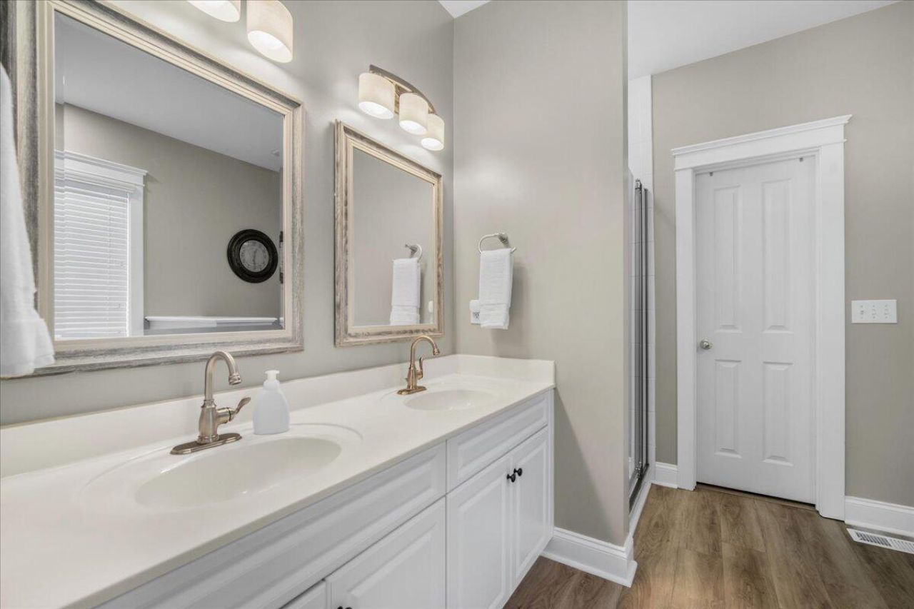 217 Carolinian Drive Photo 24