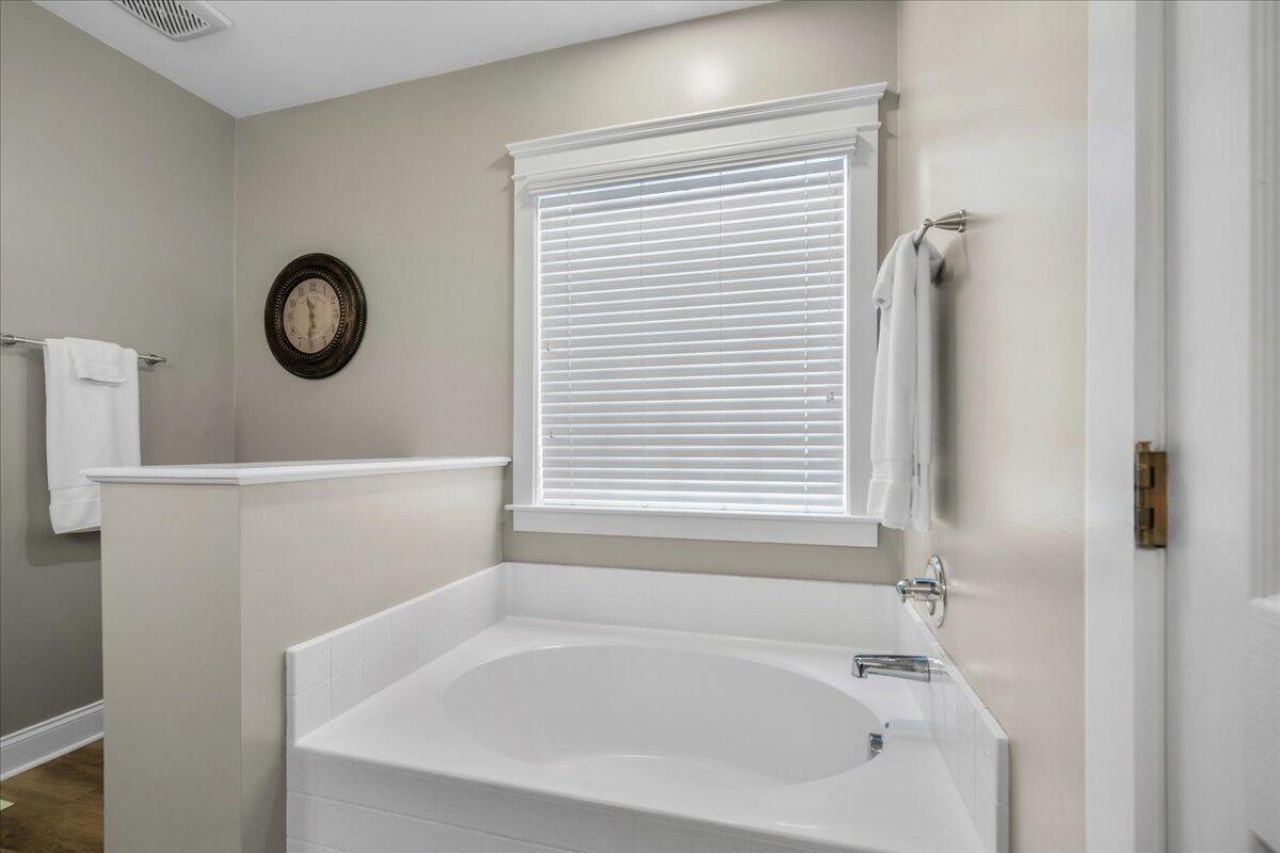 217 Carolinian Drive Photo 25