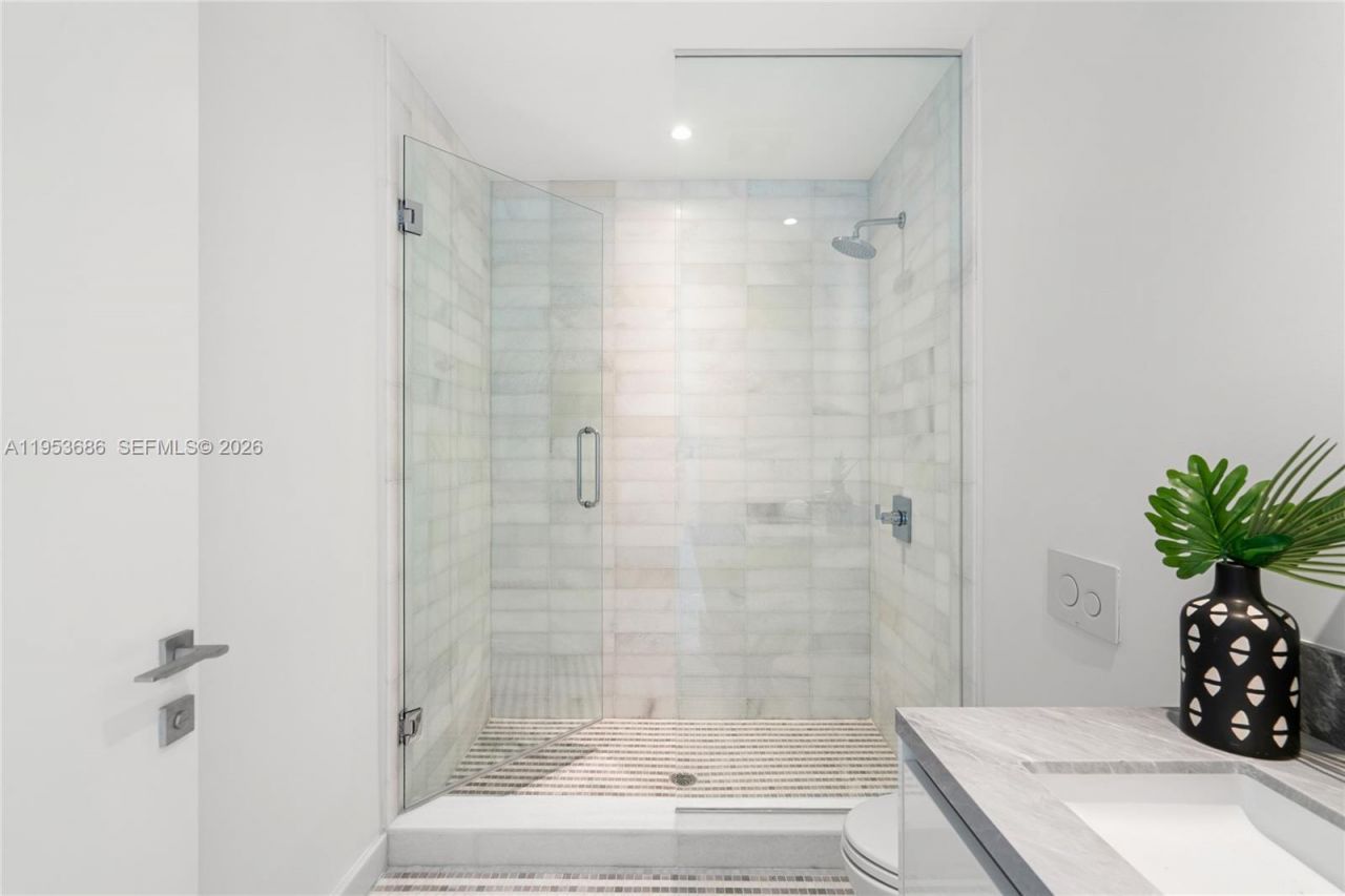 700 NE 26th Ter , Unit 4903, Miami, FL 33137 Photo