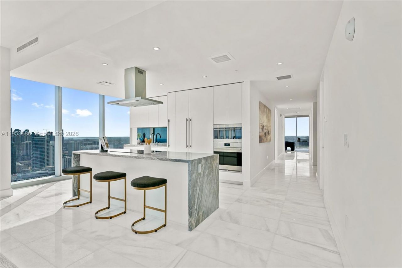 700 NE 26th Ter , Unit 4903, Miami, FL 33137 Photo