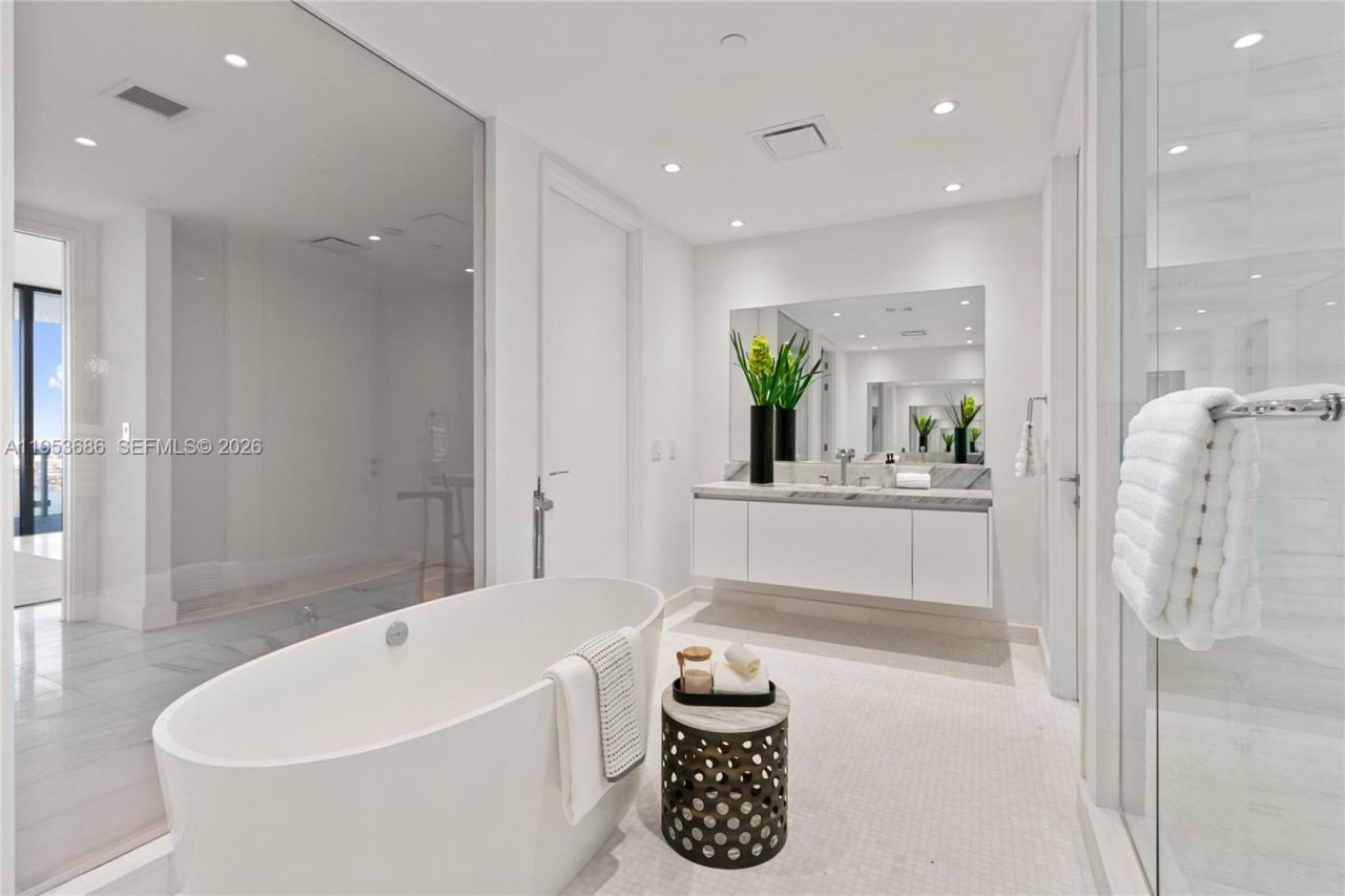 700 NE 26th Ter , Unit 4903, Miami, FL 33137 Photo