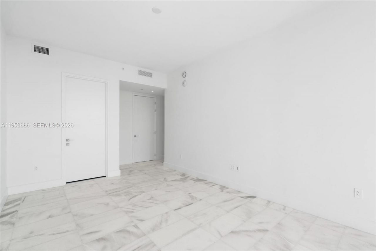 700 NE 26th Ter , Unit 4903, Miami, FL 33137 Photo