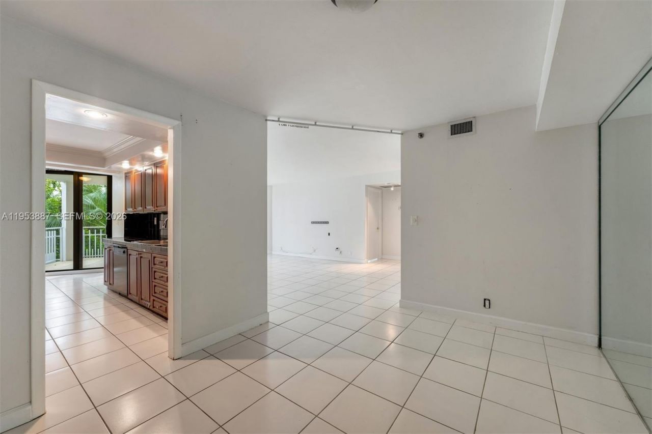 2000 Towerside Ter, Unit 608, Miami, FL 33138 Photo