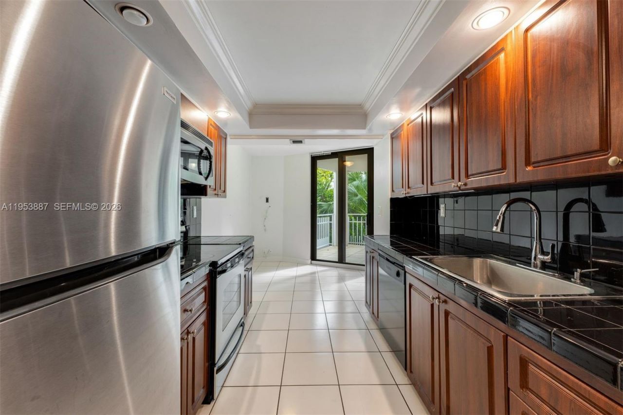 2000 Towerside Ter, Unit 608, Miami, FL 33138 Photo