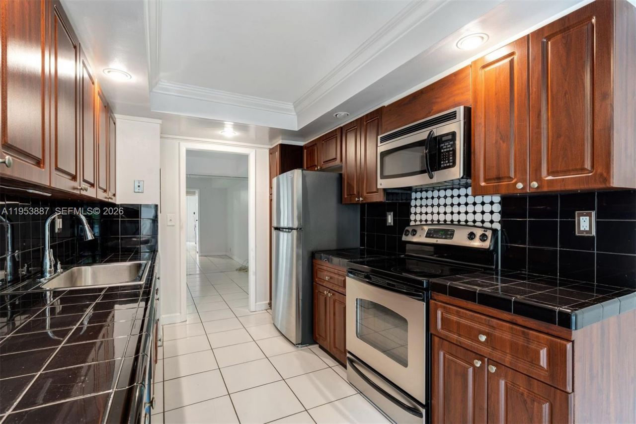 2000 Towerside Ter, Unit 608, Miami, FL 33138 Photo