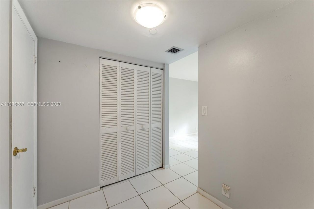 2000 Towerside Ter, Unit 608, Miami, FL 33138 Photo