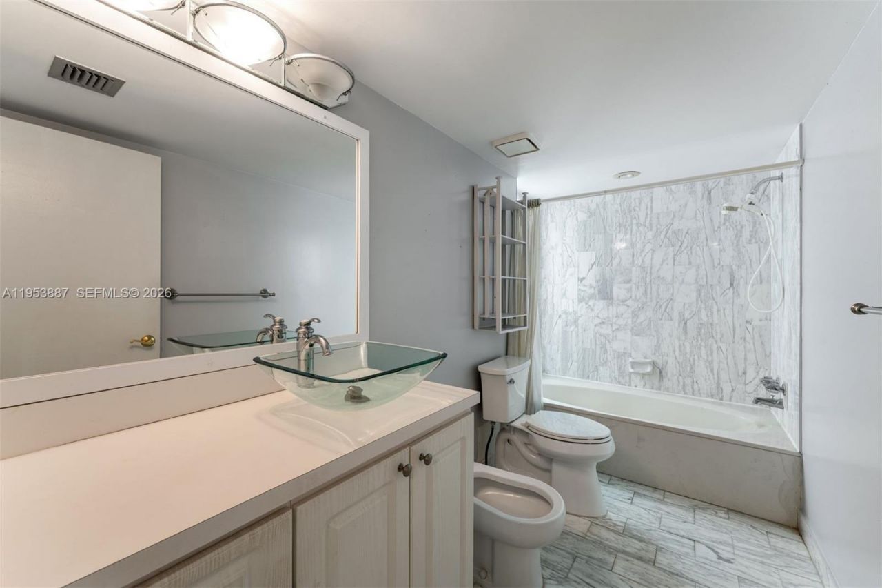 2000 Towerside Ter, Unit 608, Miami, FL 33138 Photo