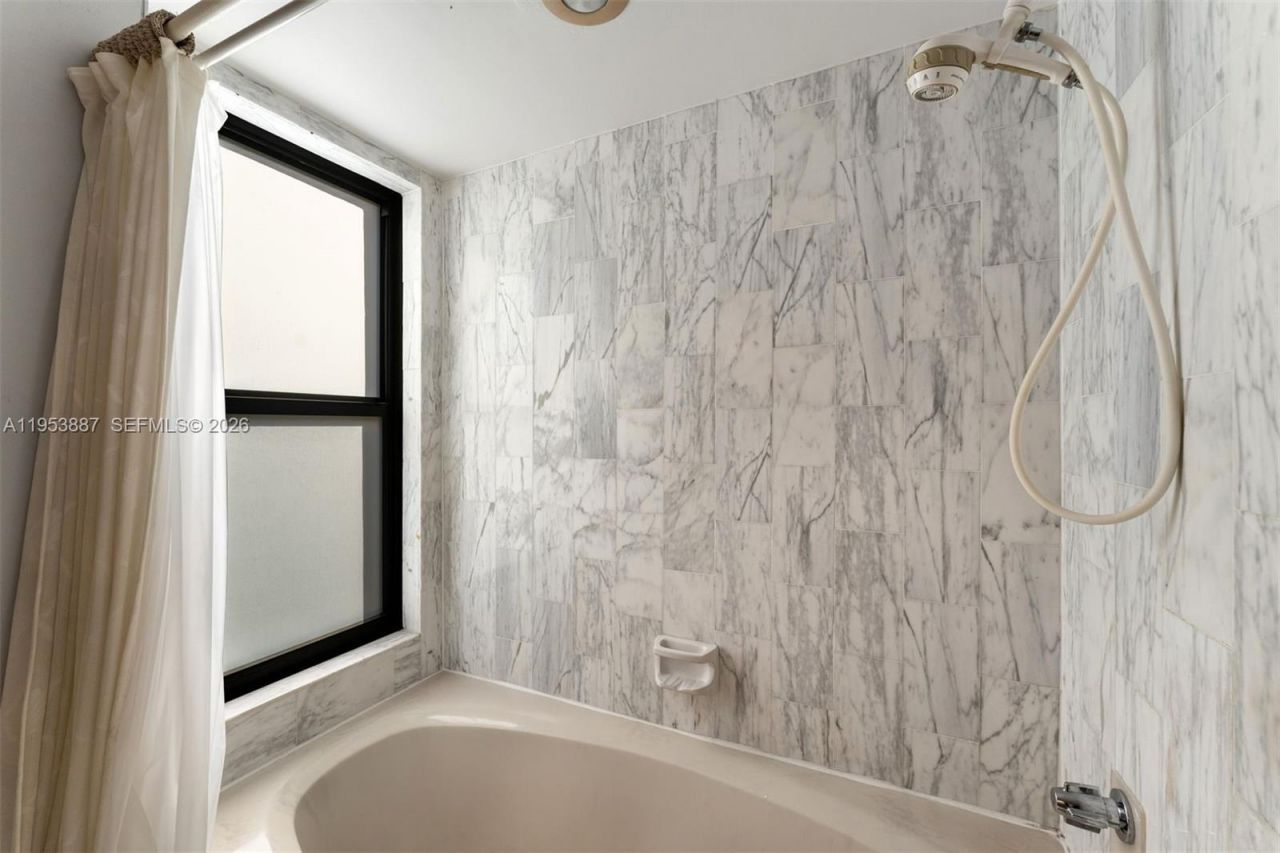 2000 Towerside Ter, Unit 608, Miami, FL 33138 Photo