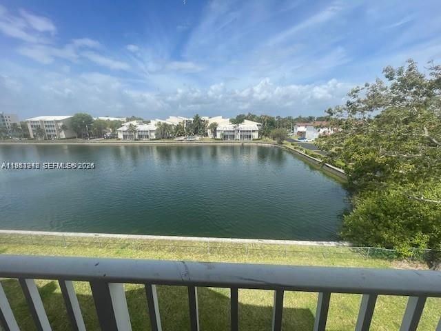 8260 SW 210th St, Unit 320, Cutler Bay, FL 33189 Photo