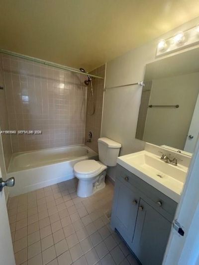 8260 SW 210th St, Unit 320, Cutler Bay, FL 33189 Photo