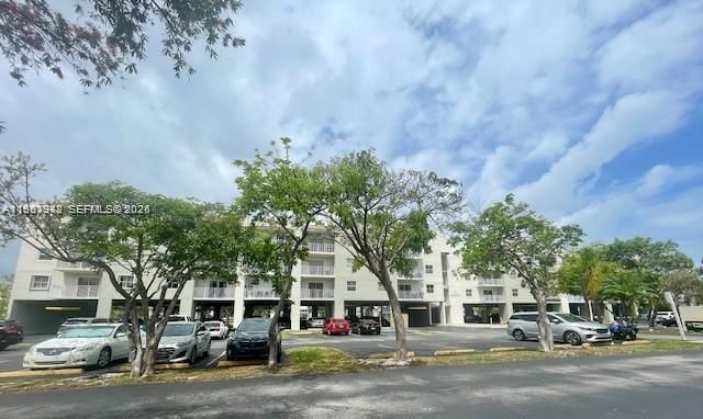 8260 SW 210th St, Unit 320, Cutler Bay, FL 33189 Photo