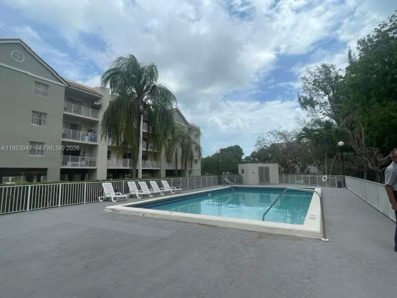 8260 SW 210th St, Unit 320, Cutler Bay, FL 33189 Photo