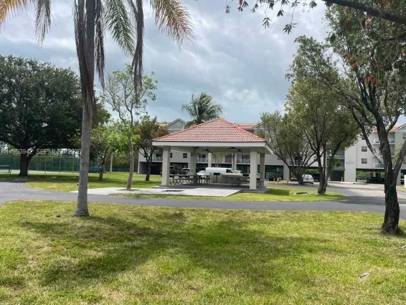 8260 SW 210th St, Unit 320, Cutler Bay, FL 33189 Photo