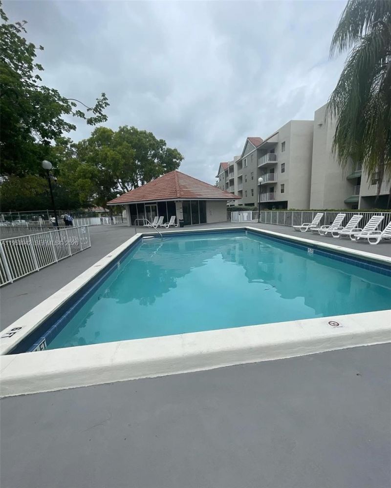 8260 SW 210th St, Unit 320, Cutler Bay, FL 33189 Photo