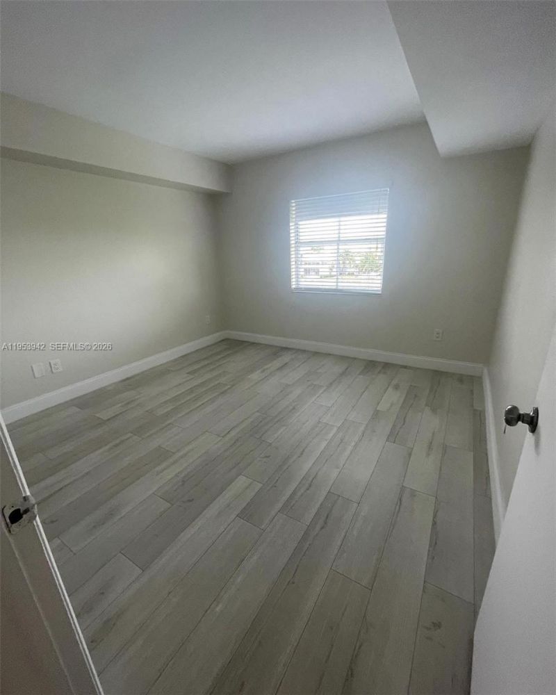 8260 SW 210th St, Unit 320, Cutler Bay, FL 33189 Photo