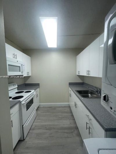 8260 SW 210th St, Unit 320, Cutler Bay, FL 33189 Photo