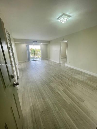 8260 SW 210th St, Unit 320, Cutler Bay, FL 33189 Photo