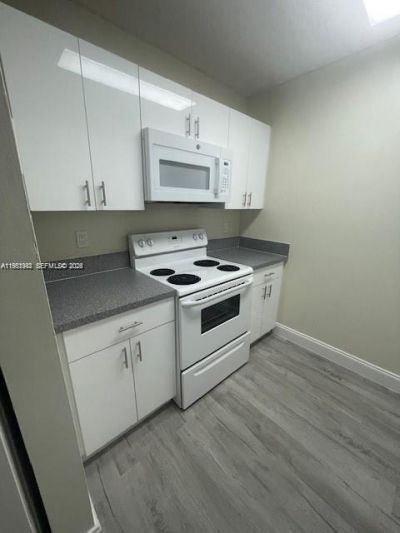 8260 SW 210th St, Unit 320, Cutler Bay, FL 33189 Photo
