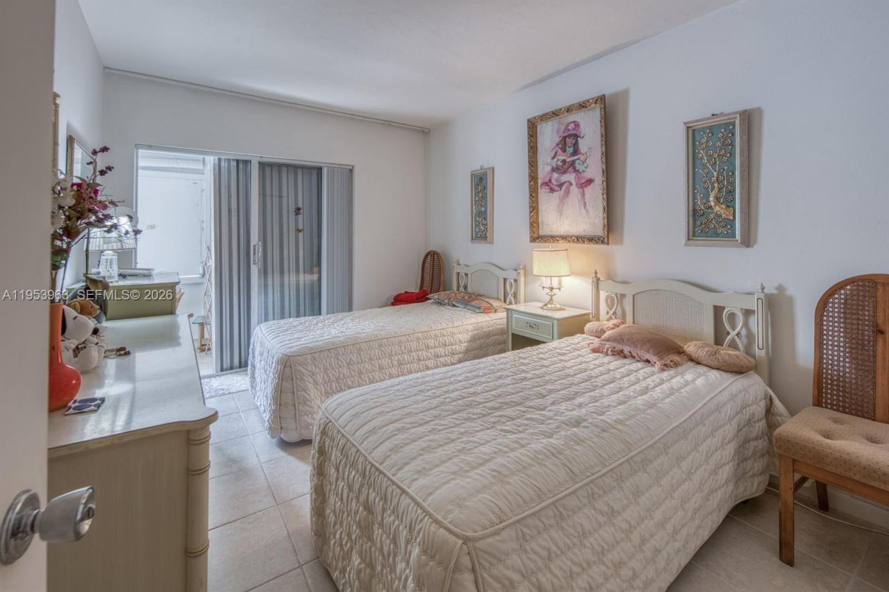 2440 Lake Osborne Dr, Unit 210, Lake Worth, FL 33461 Photo