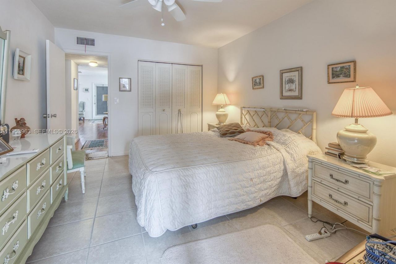 2440 Lake Osborne Dr, Unit 210, Lake Worth, FL 33461 Photo