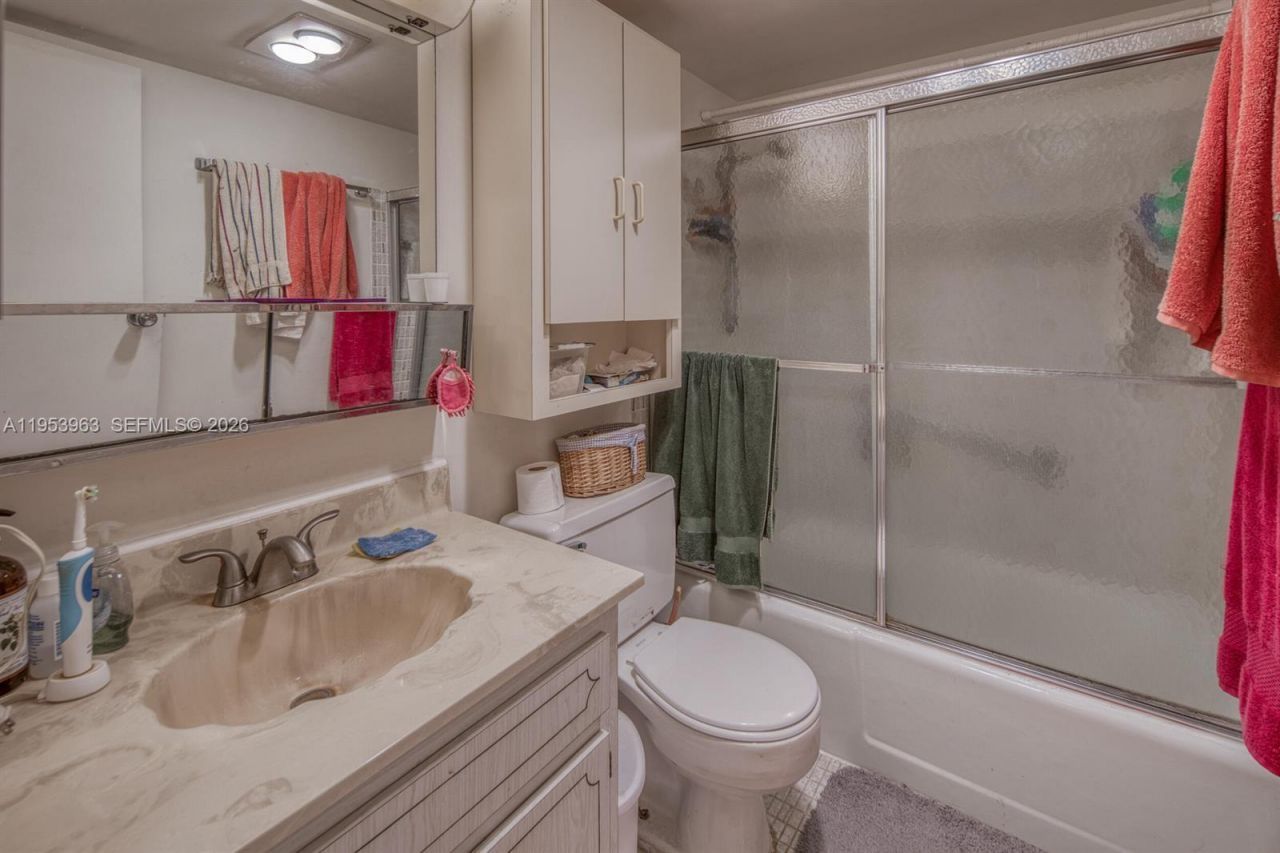 2440 Lake Osborne Dr, Unit 210, Lake Worth, FL 33461 Photo