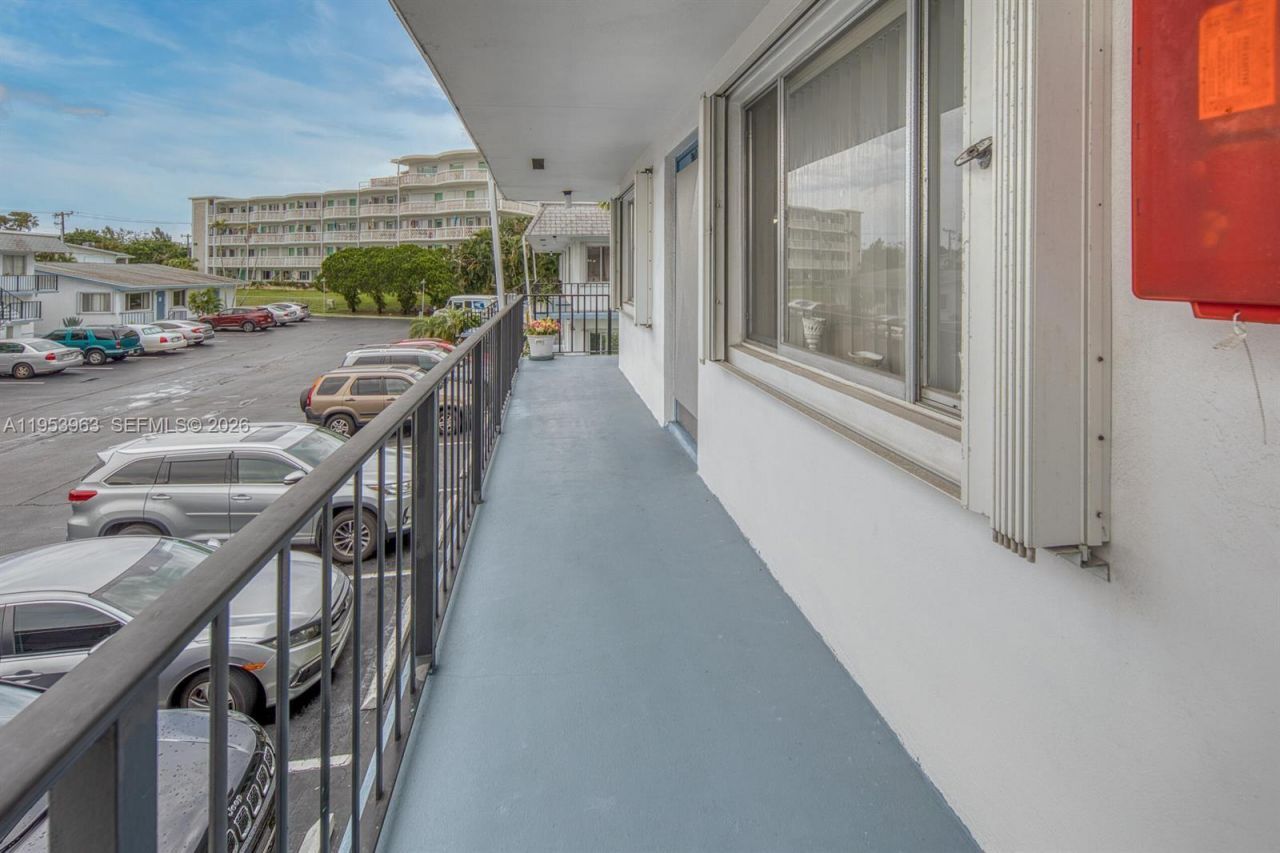 2440 Lake Osborne Dr, Unit 210, Lake Worth, FL 33461 Photo