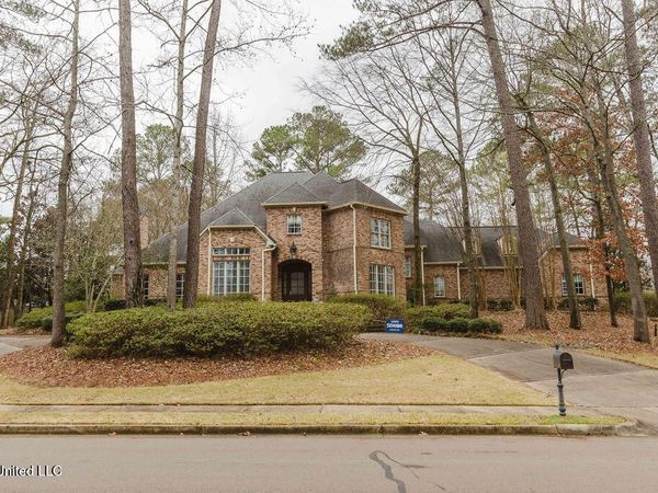 101 Summer Lake Drive, Ridgeland, MS 39157