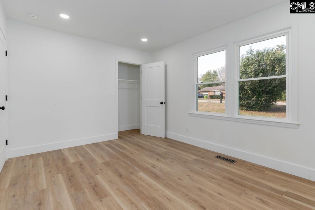 124 W Lakeside Avenue Photo 16