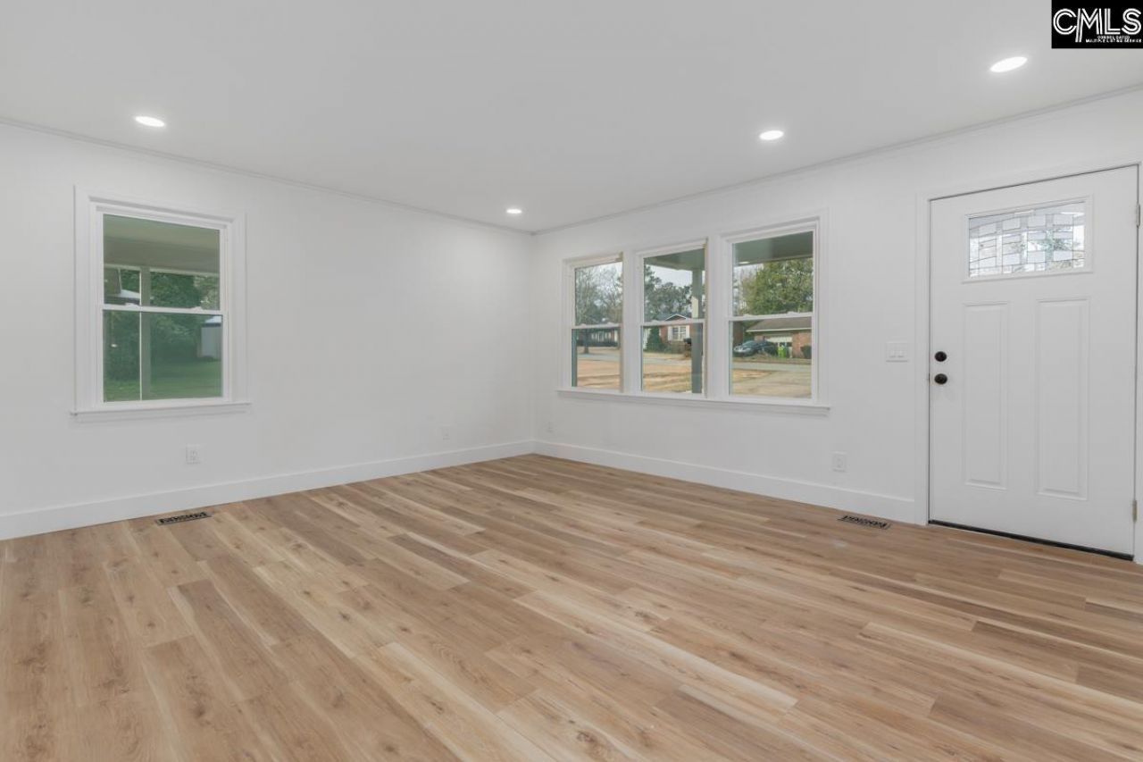 124 W Lakeside Avenue Photo 19