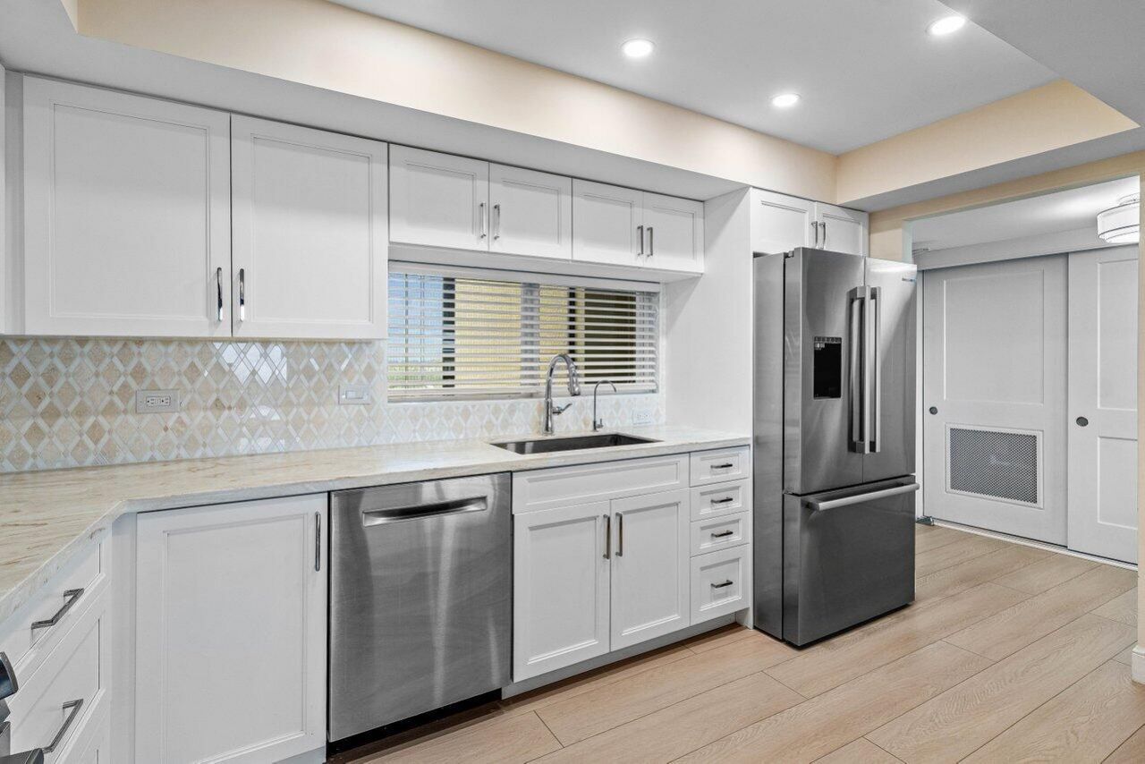 2450 Presidential Way, Unit 607, West Palm Beach, FL 33401 Photo