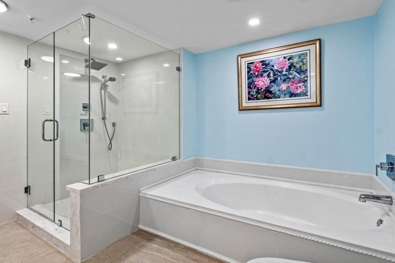 2450 Presidential Way, Unit 607, West Palm Beach, FL 33401 Photo